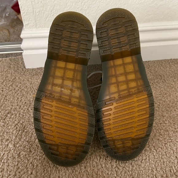 Dr. Martens 1460 Women’s Patent Leather Boots White – Size 8 NWT - Picture 10 of 10